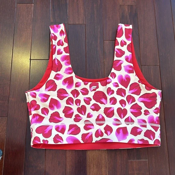 Fabletics Harlow Reversible Medium Impact Red Rose Petal Sports Bra - Picture 4 of 6